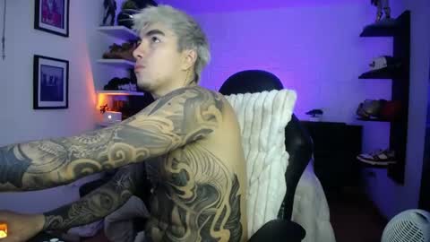 zac_muller1 online show from June 14, 3:08 am