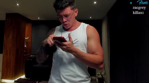 Snapshot of zacandmarcosmg_ chatting on December 13, 11:50 pm zacandmarcosmg_ online show from December 13, 11:50 pm