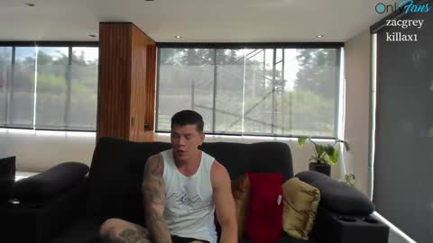 Snapshot of zacandmarcosmg_ chatting on December 14, 4:31 pm zacandmarcosmg_ online show from December 14, 4:31 pm