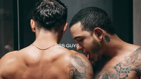 Snapshot of zacandmarcosmg_ chatting on December 21, 5:58 am zacandmarcosmg_ online show from December 21, 5:58 am