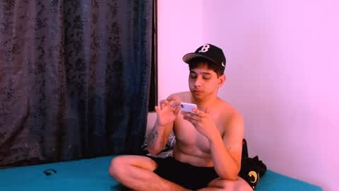 zacck_evans online show from May 26, 3:13 am