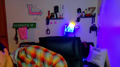 Snapshot of zach_rhyder chatting on November 13, 2:21 am Zach Rhyder online show from November 13, 2:21 am