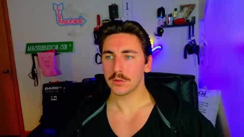 Snapshot of zach_rhyder chatting on November 20, 2:56 am Zach Rhyder online show from November 20, 2:56 am