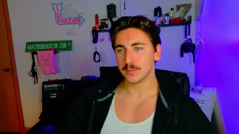 Snapshot of zach_rhyder chatting on November 21, 1:59 am Zach Rhyder online show from November 21, 1:59 am