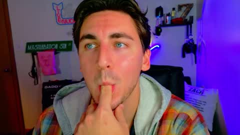 Snapshot of zach_rhyder chatting on November 27, 2:13 am Zach Rhyder online show from November 27, 2:13 am