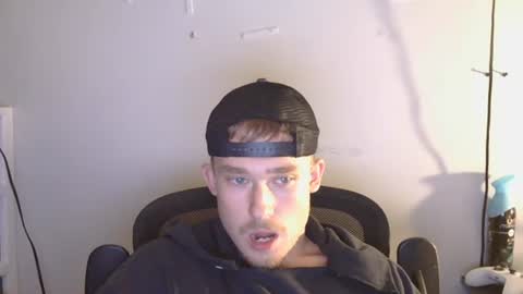 zachmcw25 online show from November 25, 9:09 am