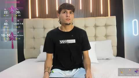 zack23__ online show from June 21, 3:09 am