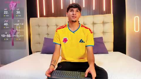 zack23__ online show from June 28, 3:01 am