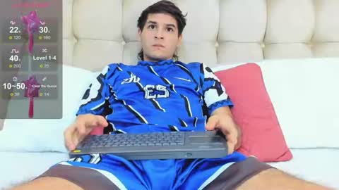 zack23__ online show from July 19, 3:43 am