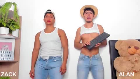 Snapshot of zack_and_alan chatting on November 4, 6:51 pm zack online show from November 4, 6:51 pm