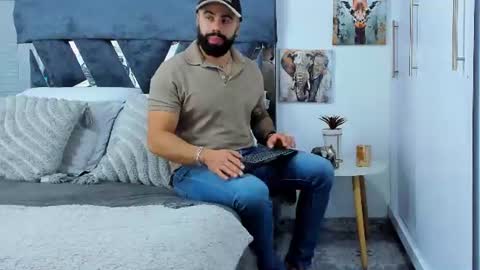 Snapshot of zack_froone chatting on June 17, 1:56 pm Richard online show from June 17, 1:56 pm