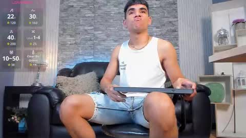 zack_joness10 online show from March 15, 3:45 am