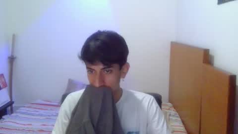 Snapshot of zack_kingg chatting on October 28, 6:32 pm Zack King online show from October 28, 6:32 pm