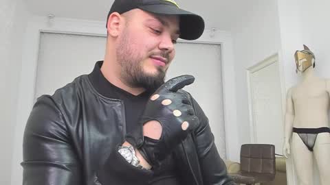 Snapshot of zackconnorsx chatting on December 23, 12:03 am Zack online show from December 23, 12:03 am