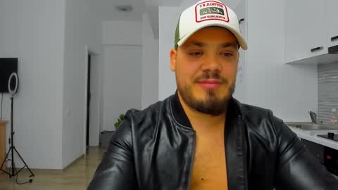 Snapshot of zackconnorsx chatting on November 6, 12:22 am Zack online show from November 6, 12:22 am