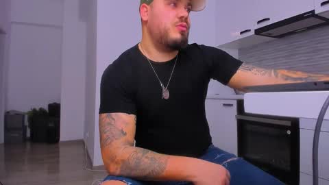 Zack online show from February 8, 11:52 pm