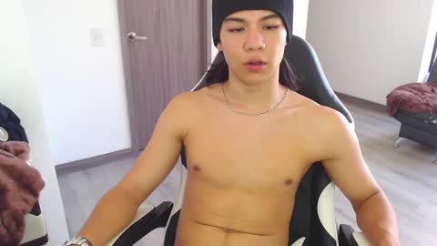 Snapshot of zackss_player chatting on October 6, 9:01 pm zackss_player online show from October 6, 9:01 pm