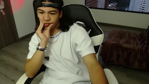 Snapshot of zackss_player chatting on October 8, 10:51 pm zackss_player online show from October 8, 10:51 pm