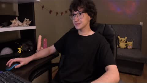 Snapshot of zackstivensen chatting on February 8, 11:34 pm Zachary next stream on monday online show from February 8, 11:34 pm