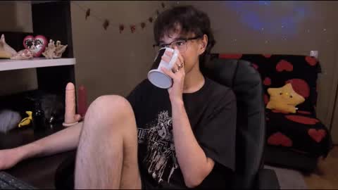 Snapshot of zackstivensen chatting on February 21, 12:05 am Zachary next stream on monday online show from February 21, 12:05 am