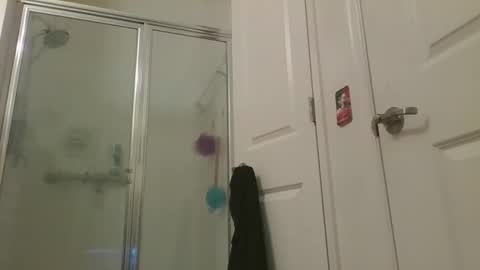 Snapshot of zaddypeg123 chatting on October 14, 9:43 am zaddypeg123 online show from October 14, 9:43 am