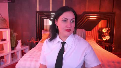 Snapshot of zafiramoonn chatting on December 15, 3:49 pm Zafiramoonn online show from December 15, 3:49 pm