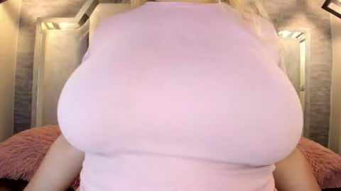Snapshot of zafiro_claire chatting on June 19, 6:45 pm Claire online show from June 19, 6:45 pm