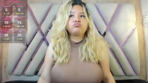 Snapshot of zafiro_claire chatting on June 21, 3:36 pm Claire online show from June 21, 3:36 pm