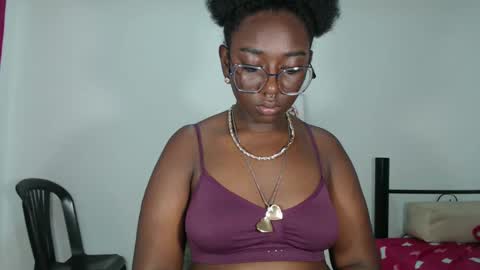 Snapshot of zahhysims chatting on February 18, 6:15 pm zahhy online show from February 18, 6:15 pm