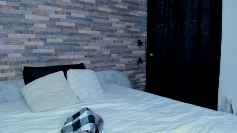 Snapshot of zain_diesel7 chatting on February 7, 11:23 am INSTAGRAM yormanfit7 online show from February 7, 11:23 am