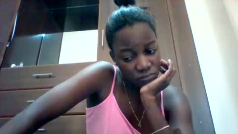 Snapshot of zainxxxx chatting on May 17, 10:44 am zainxxxx online show from May 17, 10:44 am