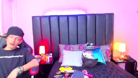 Snapshot of zaira_angel chatting on October 8, 3:37 am Zaira Angel online show from October 8, 3:37 am