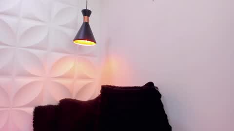 Snapshot of zaira_sweet4 chatting on July 5, 4:25 pm zaira_sweet4 online show from July 5, 4:25 pm
