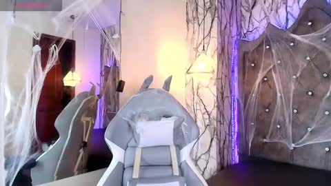   online show from October 28, 6:32 pm