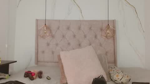 ZAMIRA online show from October 9, 1:42 pm