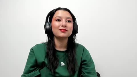 zammii69 online show from December 4, 9:12 pm