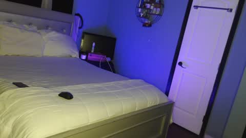 Snapshot of zamoraedii1994 chatting on December 18, 4:20 am Edii online show from December 18, 4:20 am