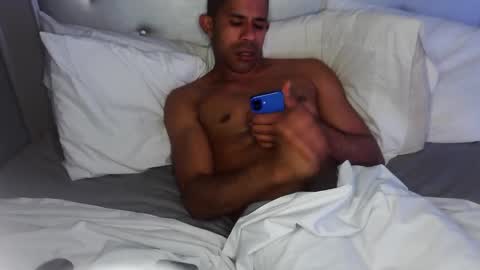 Snapshot of zamoraedii1994 chatting on December 23, 5:00 pm Edii online show from December 23, 5:00 pm