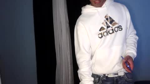 Snapshot of zamoraedii1994 chatting on December 25, 10:48 pm Edii online show from December 25, 10:48 pm