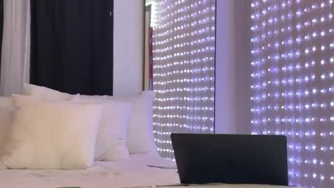 Snapshot of zamoraedii1994 chatting on December 15, 12:37 am Edii online show from December 15, 12:37 am