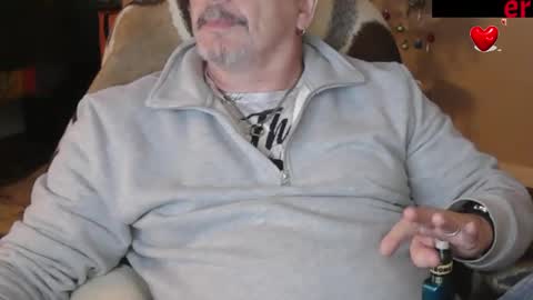 Snapshot of zander007 chatting on November 14, 3:33 pm zander007 online show from November 14, 3:33 pm