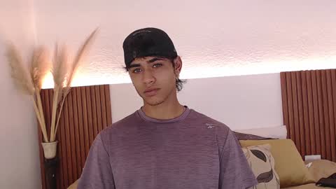 Snapshot of zander_2120 chatting on December 12, 1:28 pm Zander online show from December 12, 1:28 pm