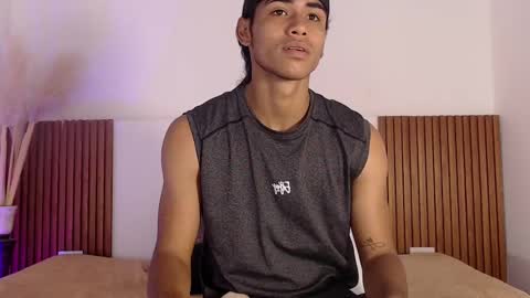 Snapshot of zander_2120 chatting on March 12, 1:51 pm Zander online show from March 12, 1:51 pm