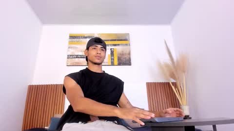 Snapshot of zander_2120 chatting on October 18, 1:45 pm Zander online show from October 18, 1:45 pm