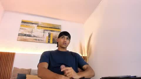 Snapshot of zander_2120 chatting on December 2, 12:38 am Zander online show from December 2, 12:38 am