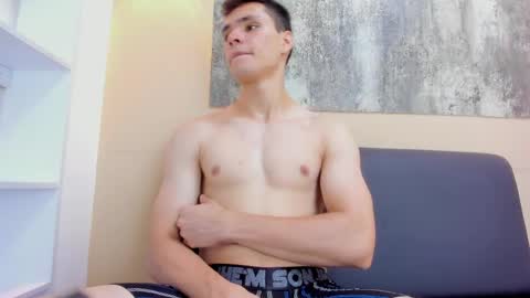 Snapshot of zane_evans chatting on May 26, 12:45 pm zane online show from May 26, 12:45 pm