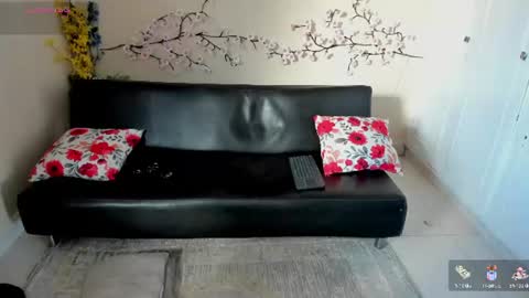 Snapshot of zane_lux chatting on June 24, 12:04 pm Zane Lux online show from June 24, 12:04 pm