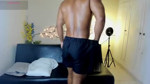 Snapshot of zane_lux chatting on June 26, 12:09 pm Zane Lux online show from June 26, 12:09 pm