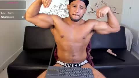 Snapshot of zane_lux chatting on July 24, 12:08 am Zane Lux online show from July 24, 12:08 am