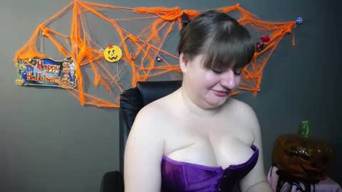 zannadreil online show from November 2, 7:05 pm